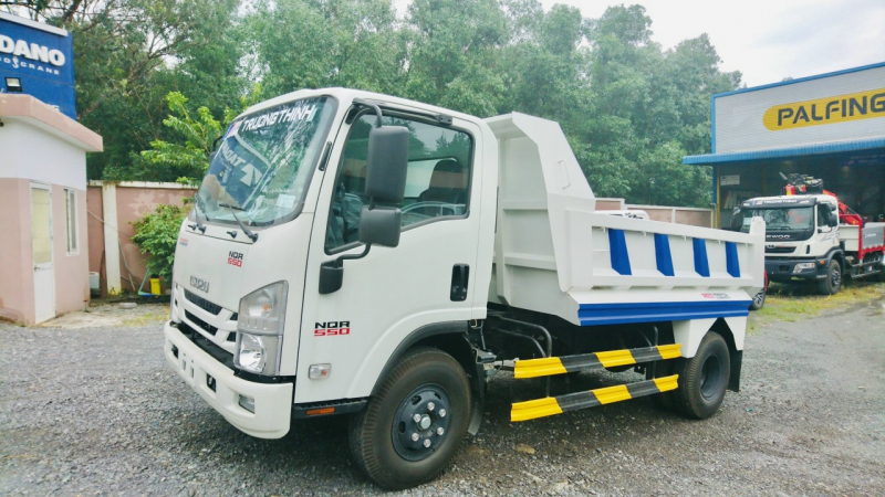 XE BEN ISUZU 5,4 TẤN NQR550