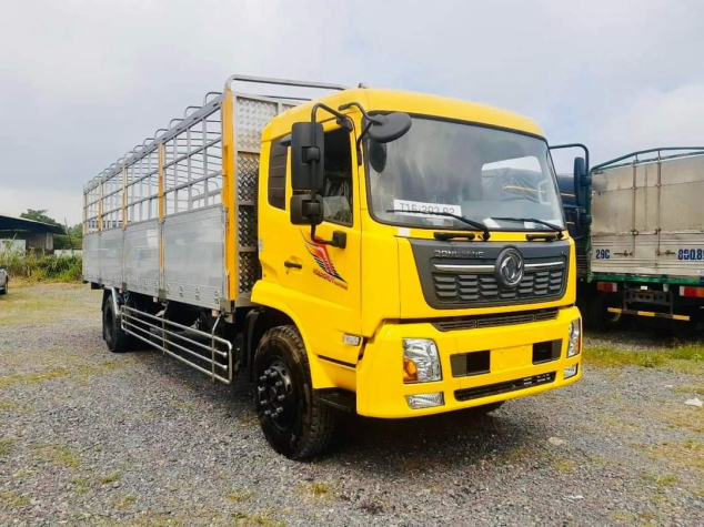 DONGFENG B180 - MUI BẠT 8,2 TÂN THÙNG DÀI 8,8 MÉT